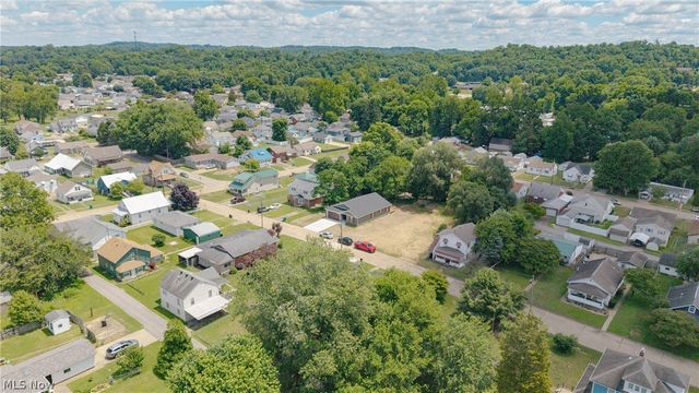 3010 9th Avenue, Vienna, WV 26105