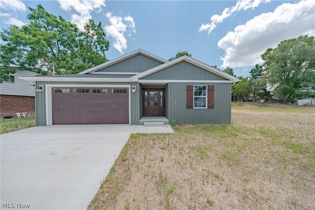 3010 9th Avenue, Vienna, WV 26105
