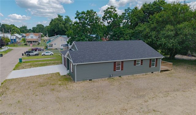 3010 9th Avenue, Vienna, WV 26105