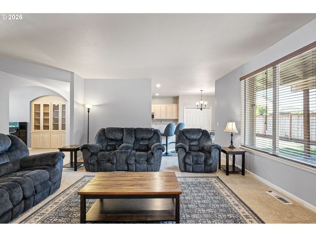 3528 BERKSHIRE St, Eugene, OR 97401