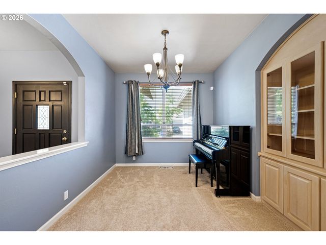 3528 BERKSHIRE St, Eugene, OR 97401
