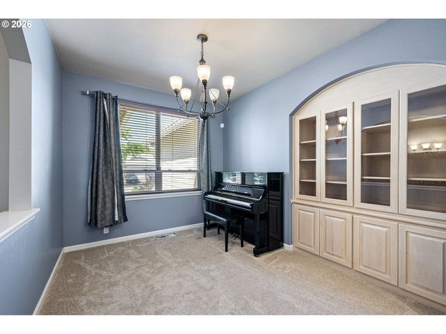 3528 BERKSHIRE St, Eugene, OR 97401