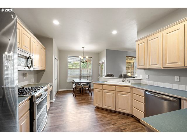 3528 BERKSHIRE St, Eugene, OR 97401