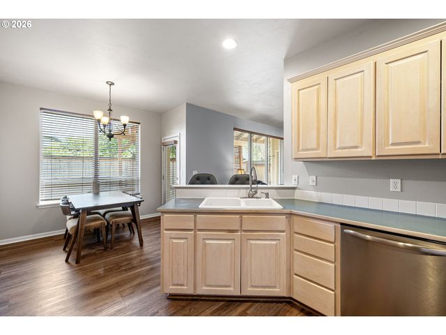 3528 BERKSHIRE St, Eugene, OR 97401
