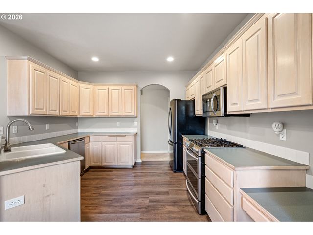 3528 BERKSHIRE St, Eugene, OR 97401