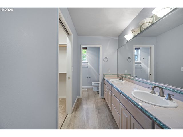 3528 BERKSHIRE St, Eugene, OR 97401