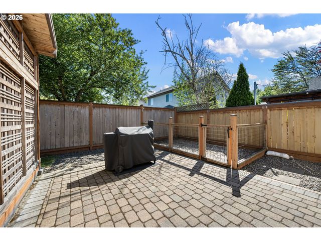 3528 BERKSHIRE St, Eugene, OR 97401