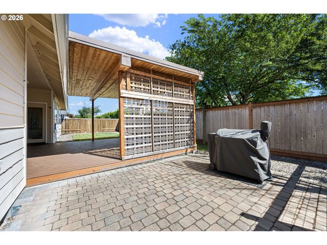 3528 BERKSHIRE St, Eugene, OR 97401