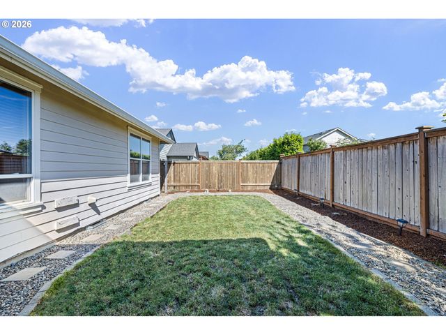3528 BERKSHIRE St, Eugene, OR 97401