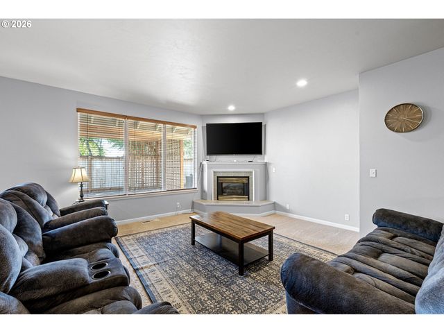 3528 BERKSHIRE St, Eugene, OR 97401