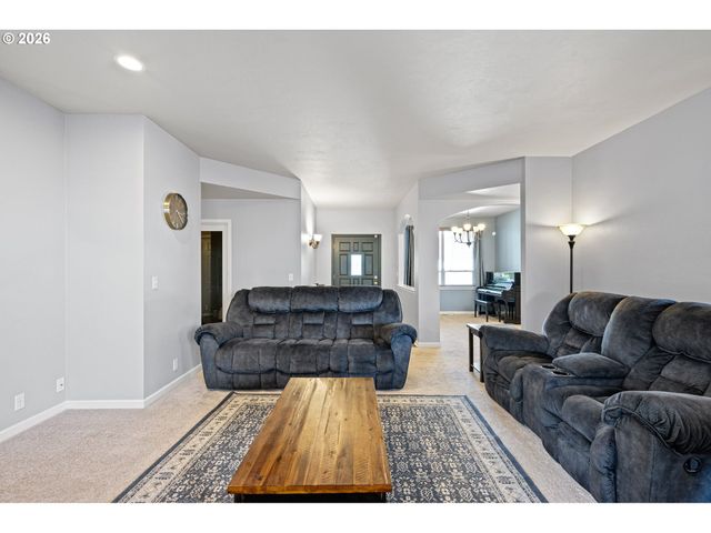 3528 BERKSHIRE St, Eugene, OR 97401