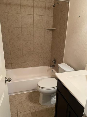 2212 Creekside LN C, Georgetown, TX 78626