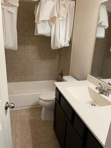 2212 Creekside LN C, Georgetown, TX 78626