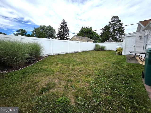 200 4TH ST, Enola, PA 17025