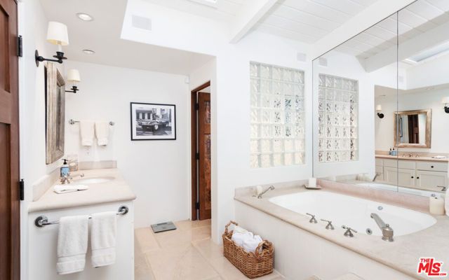 31952 Pacific Coast Highway, Malibu, CA 90265