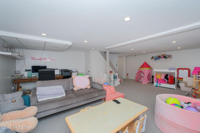 209 Woodcrest Road, Oakhurst, NJ 07755