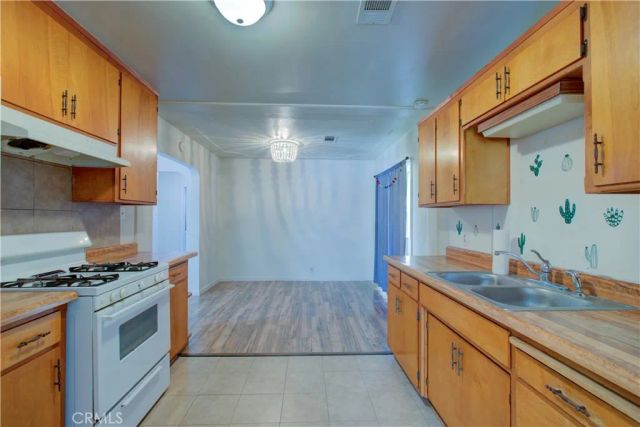 1690 Almond Avenue, Merced, CA 95341