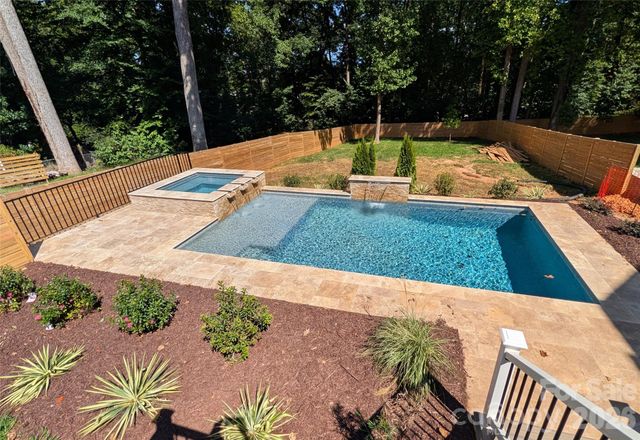1718 Seifert Circle, Charlotte, NC 28205
