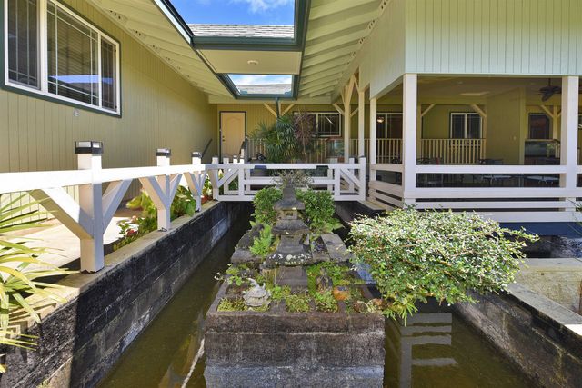 1525 Kaupakalua Rd, Haiku, HI 96708