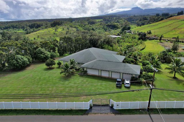 1525 Kaupakalua Rd, Haiku, HI 96708