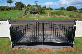 1525 Kaupakalua Rd, Haiku, HI 96708