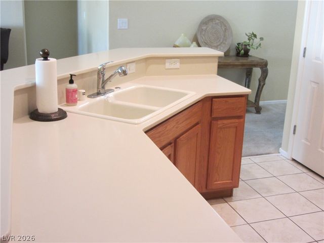2463 Moonlight Valley Avenue, Henderson, NV 89044