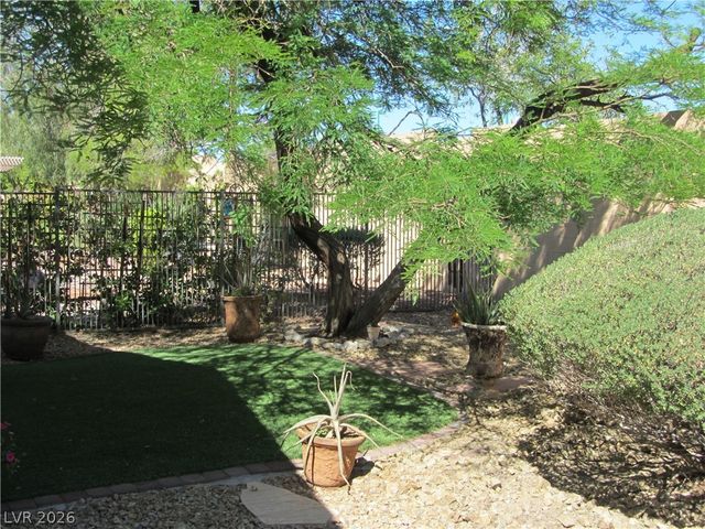 2463 Moonlight Valley Avenue, Henderson, NV 89044