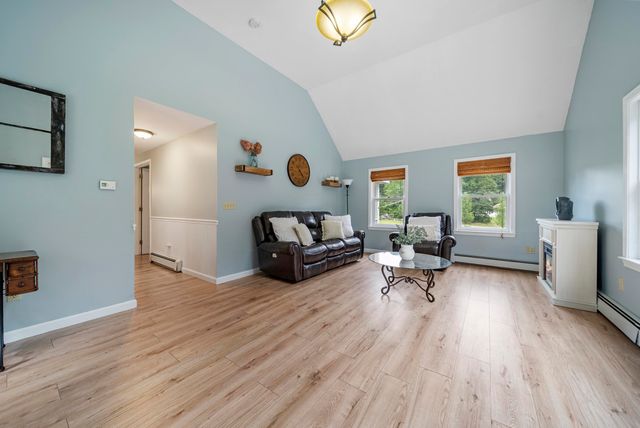 69 Litchfield Road, Londonderry, NH 03053
