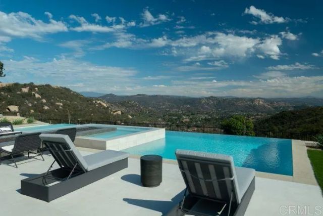 2570 WOODLAND HEIGHTS GLEN, Escondido, CA 92026