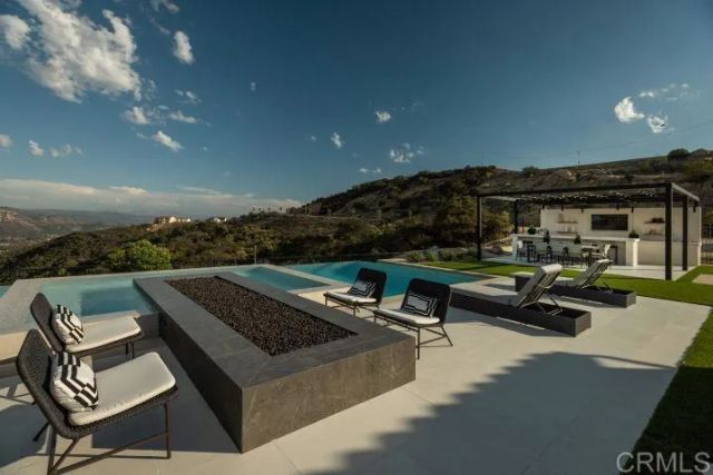 2570 WOODLAND HEIGHTS GLEN, Escondido, CA 92026