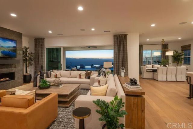 2570 WOODLAND HEIGHTS GLEN, Escondido, CA 92026