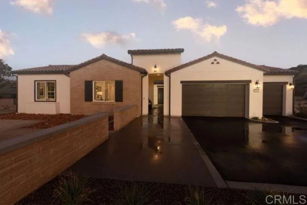 2570 WOODLAND HEIGHTS GLEN, Escondido, CA 92026