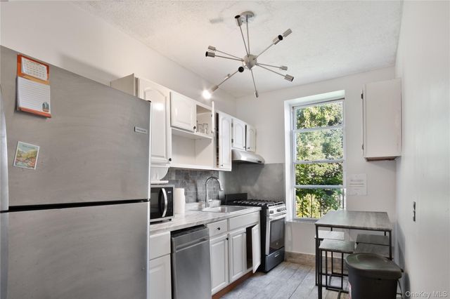 211 Kosciuszko Street 3, Brooklyn, NY 11216