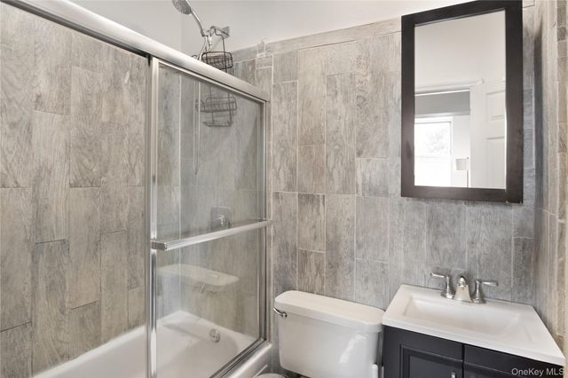 211 Kosciuszko Street 3, Brooklyn, NY 11216