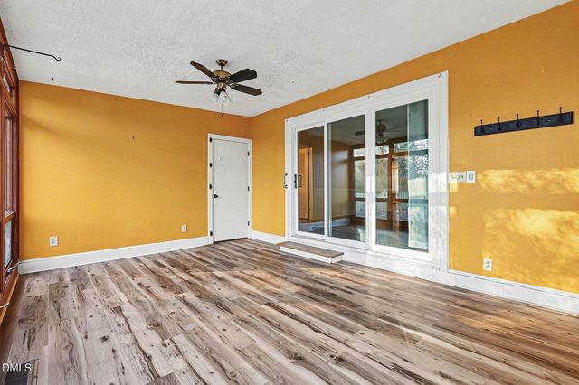 210 E Holt Street, Smithfield, NC 27577