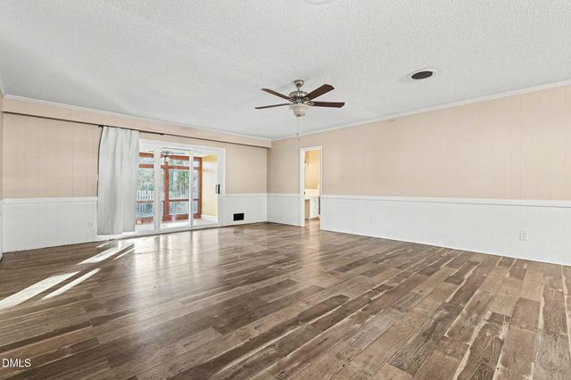 210 E Holt Street, Smithfield, NC 27577