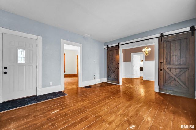 203 S ELM Street, Washington, IL 61571