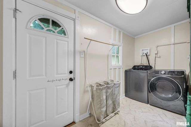 203 S ELM Street, Washington, IL 61571