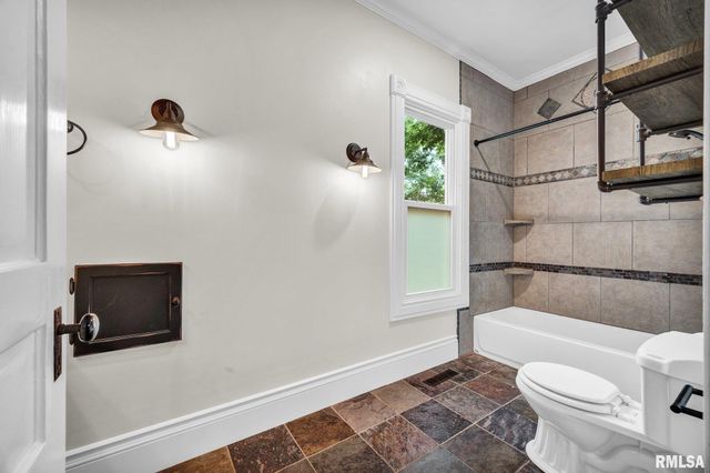 203 S ELM Street, Washington, IL 61571