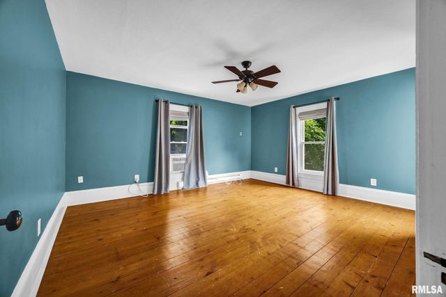 203 S ELM Street, Washington, IL 61571