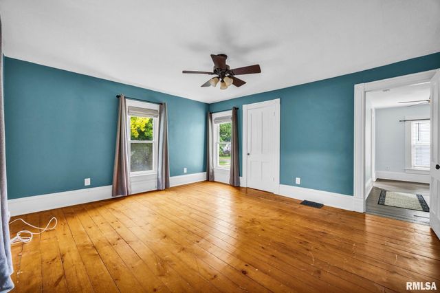 203 S ELM Street, Washington, IL 61571