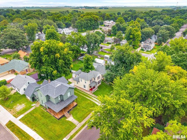 203 S ELM Street, Washington, IL 61571