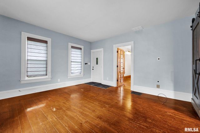 203 S ELM Street, Washington, IL 61571