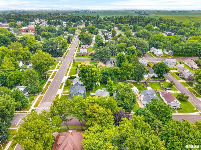 203 S ELM Street, Washington, IL 61571