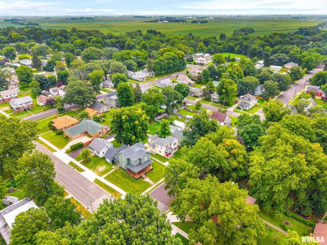 203 S ELM Street, Washington, IL 61571