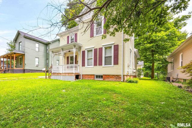 203 S ELM Street, Washington, IL 61571