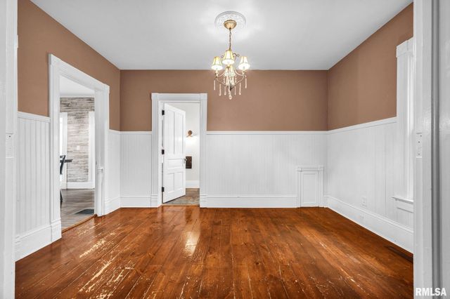 203 S ELM Street, Washington, IL 61571