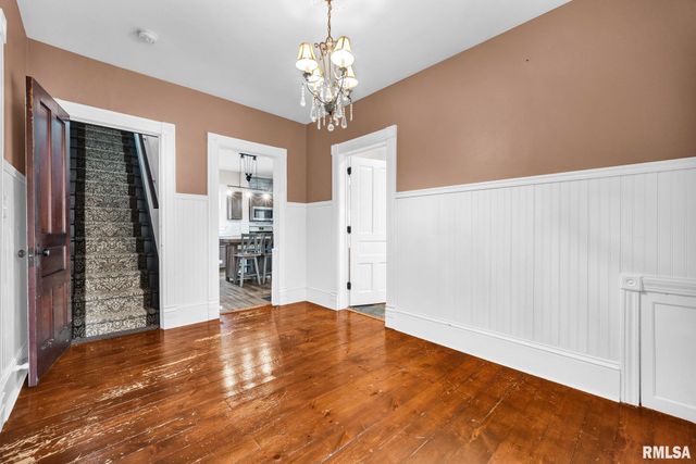 203 S ELM Street, Washington, IL 61571