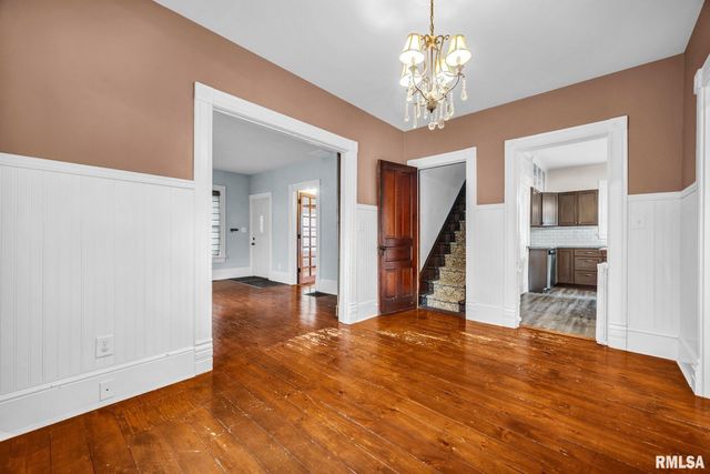 203 S ELM Street, Washington, IL 61571