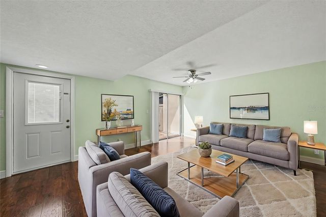 8606 PALM LANE 116, Temple Terrace, FL 33637